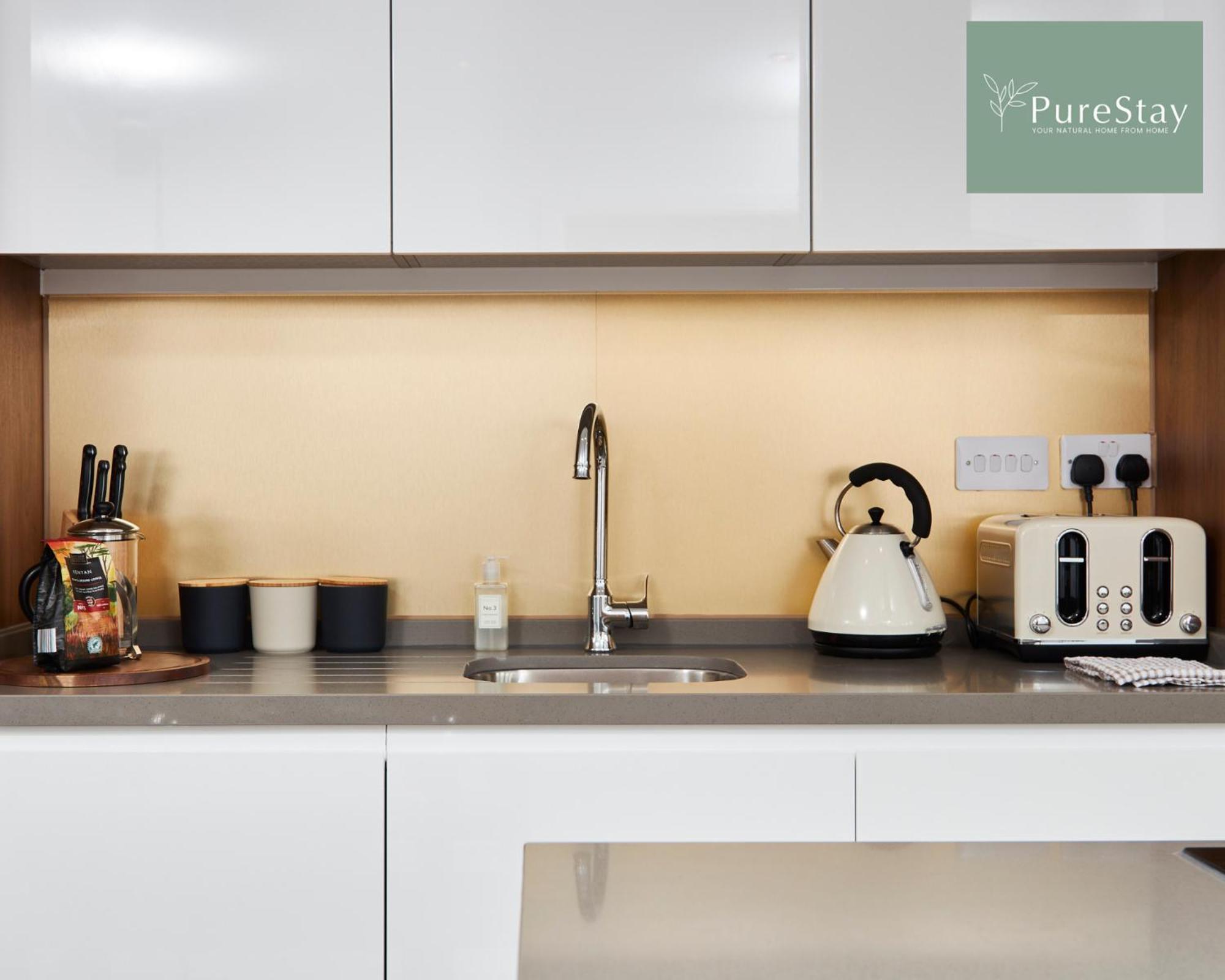 Stunning 5 Bed Manchester House With Parking By Purestay Short Lets & Serviced Accommodation Kültér fotó